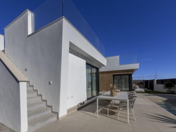 Villa de 3 dormitorios de nueva construcción con piscina privada en campo de golf(Murcia)