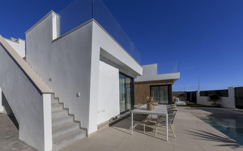 Villa de 3 dormitorios de nueva construcción con piscina privada en campo de golf(Murcia)