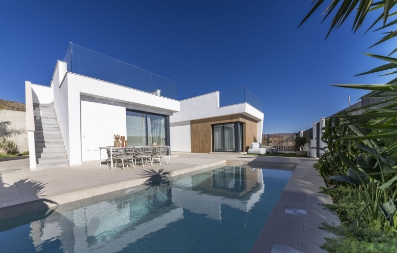 Villa de 3 dormitorios de nueva construcción con piscina privada en campo de golf(Murcia)