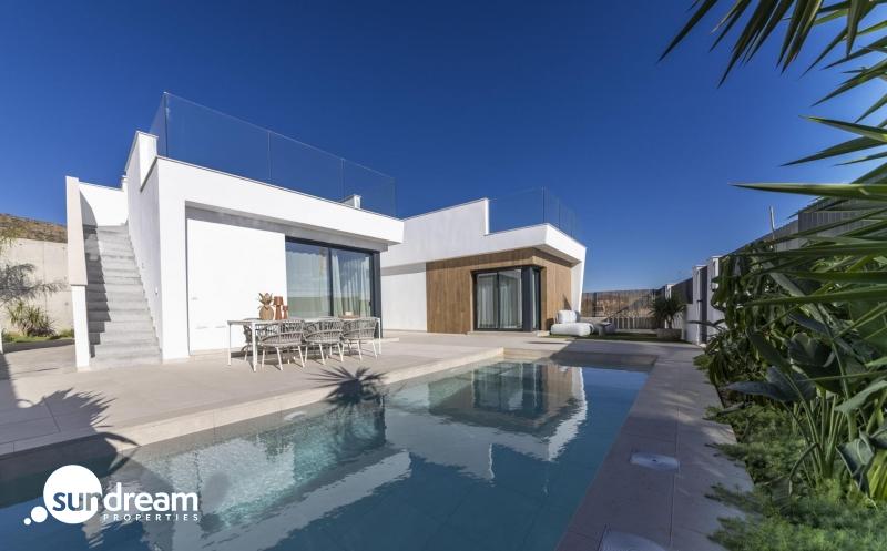 Villa de 3 dormitorios de nueva construcción con piscina privada en campo de golf(Murcia)