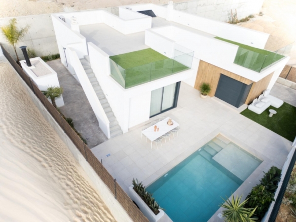 Villa de 3 dormitorios de nueva construcción con piscina privada en campo de golf(Murcia)