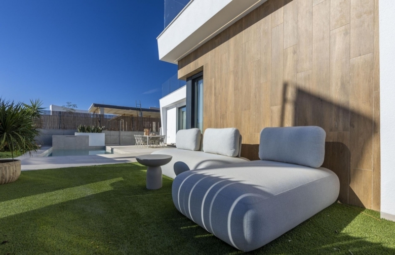 Villa de 3 dormitorios de nueva construcción con piscina privada en campo de golf(Murcia)