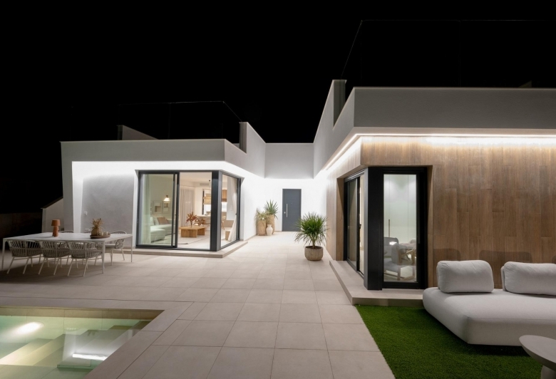 Villa de 3 dormitorios de nueva construcción con piscina privada en campo de golf(Murcia)