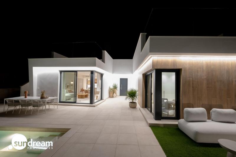 Villa de 3 dormitorios de nueva construcción con piscina privada en campo de golf(Murcia)