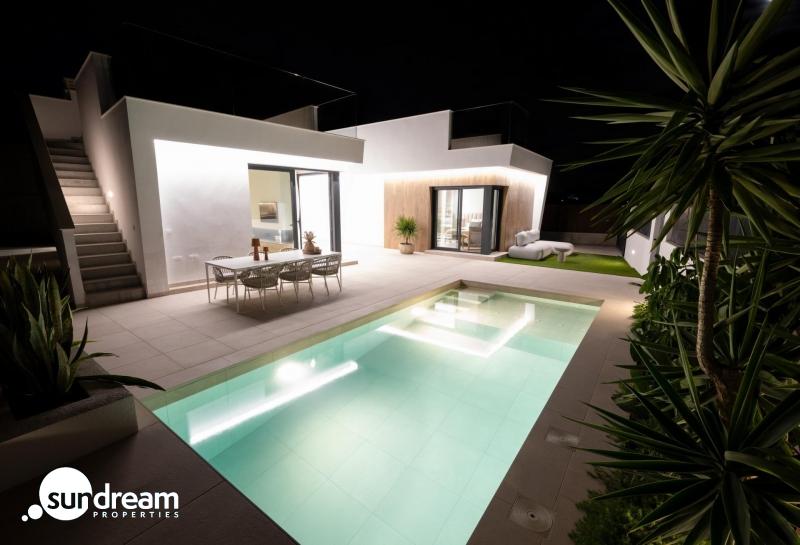 Villa de 3 dormitorios de nueva construcción con piscina privada en campo de golf(Murcia)