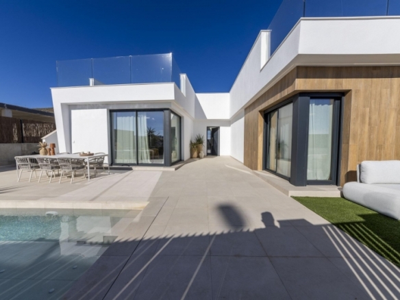 Villa de 3 dormitorios de nueva construcción con piscina privada en campo de golf(Murcia)