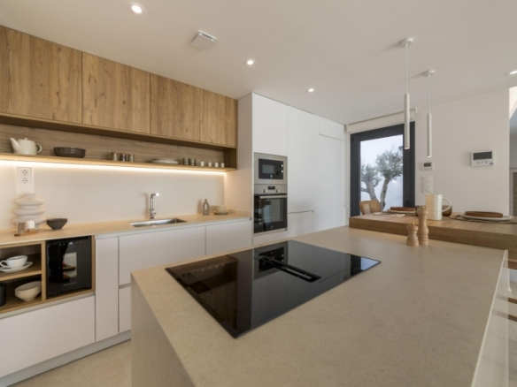 Villa de nueva construcción de 3 dormitorios con piscina privada y vistas a la montaña en campo de golf(Murcia)