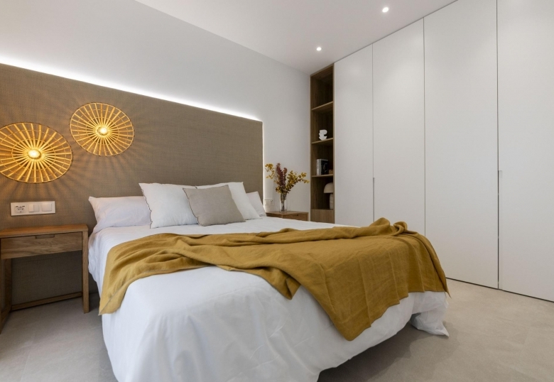 Villa de nueva construcción de 3 dormitorios con piscina privada y vistas a la montaña en campo de golf(Murcia)