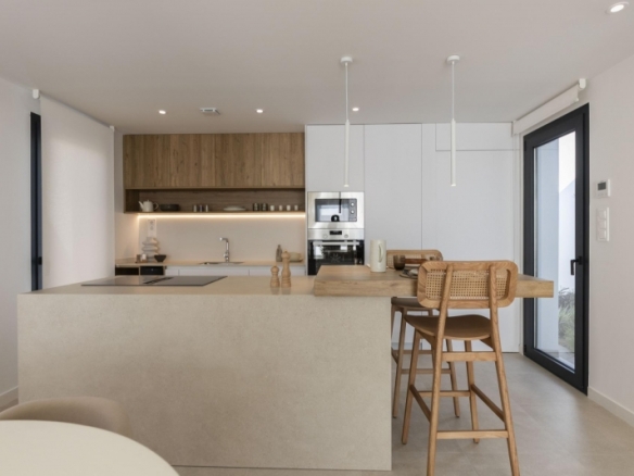 Villa de nueva construcción de 3 dormitorios con piscina privada y vistas a la montaña en campo de golf(Murcia)