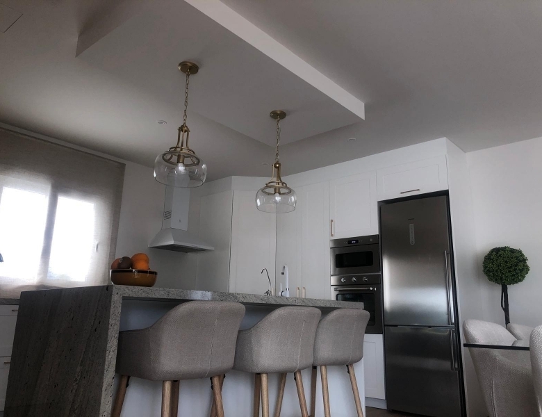 Villa de 3 dormitorios y piscina privada en una planta a la venta en Pinoso(Alicante)