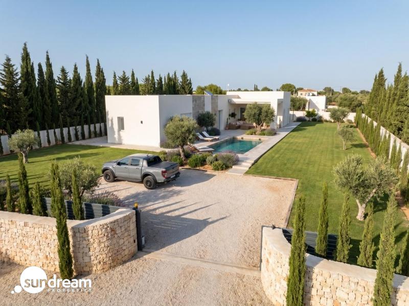 g_43500-37-5 Villa de 3 dormitorios y piscina privada en una planta a la venta en Pinoso(Alicante)