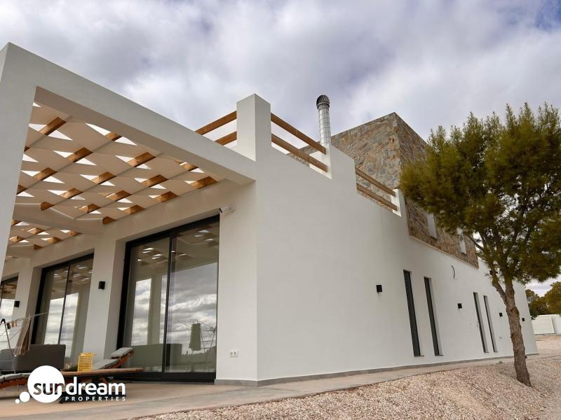 g_43502-46-1 Villa a medida de 4 dormitorios y piscina privada rodeada de naturaleza en Pinoso(Alicante)