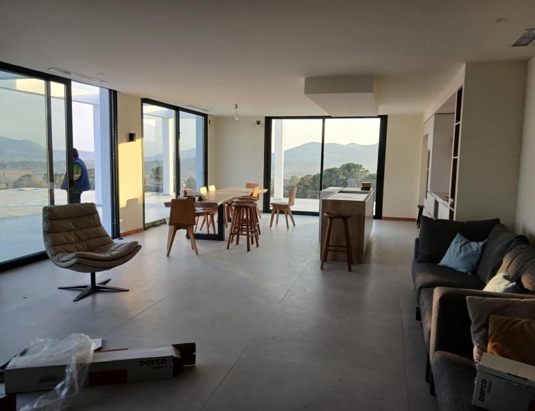 Villa a medida de 4 dormitorios y piscina privada rodeada de naturaleza en Pinoso(Alicante)