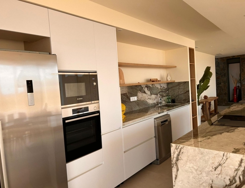 Villa a medida de 4 dormitorios y piscina privada rodeada de naturaleza en Pinoso(Alicante)
