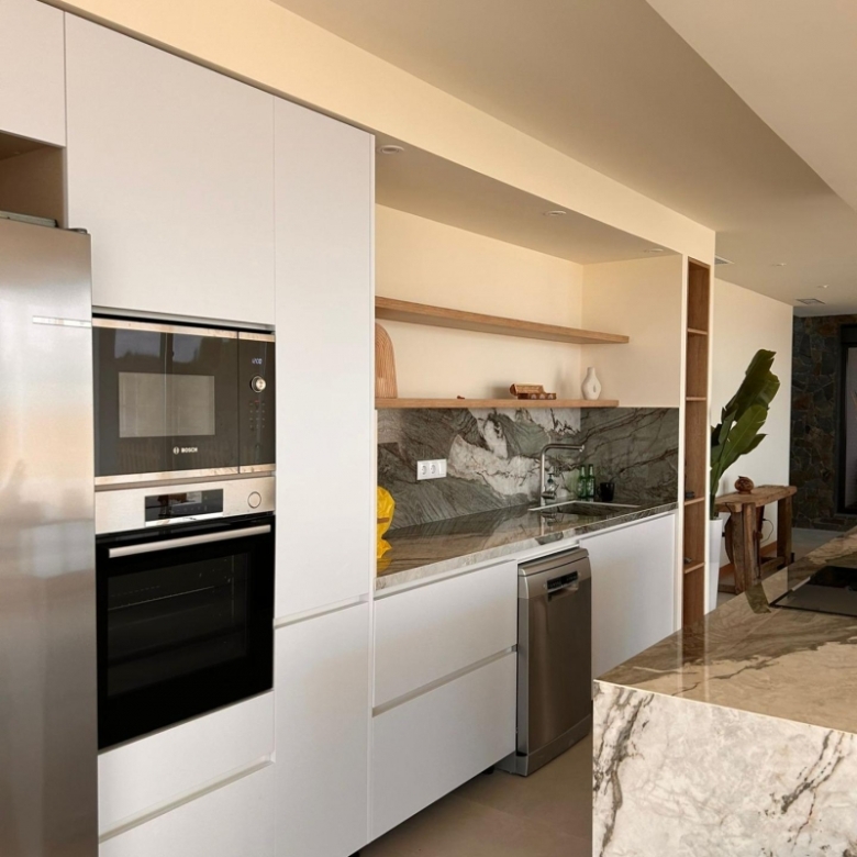 Villa a medida de 4 dormitorios y piscina privada rodeada de naturaleza en Pinoso(Alicante)