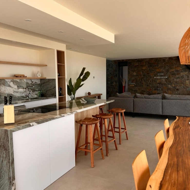 Villa a medida de 4 dormitorios y piscina privada rodeada de naturaleza en Pinoso(Alicante)