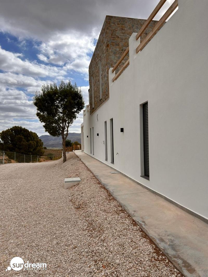 g_43502-46-27 Villa a medida de 4 dormitorios y piscina privada rodeada de naturaleza en Pinoso(Alicante)
