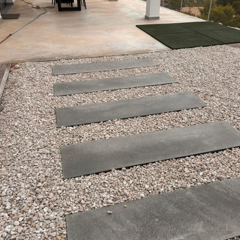 Villa a medida de 4 dormitorios y piscina privada rodeada de naturaleza en Pinoso(Alicante)