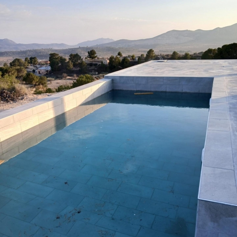 Villa a medida de 4 dormitorios y piscina privada rodeada de naturaleza en Pinoso(Alicante)