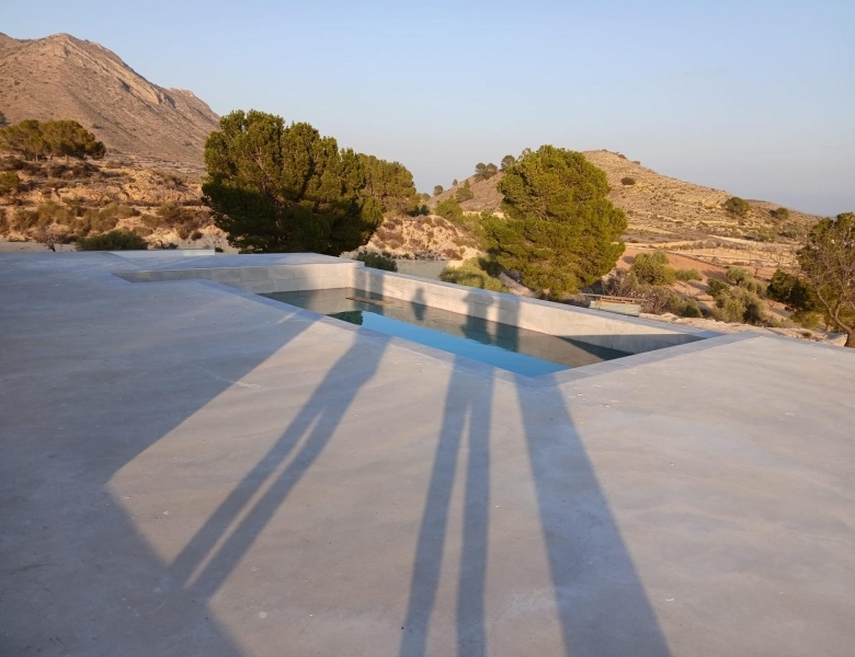 Villa a medida de 4 dormitorios y piscina privada rodeada de naturaleza en Pinoso(Alicante)