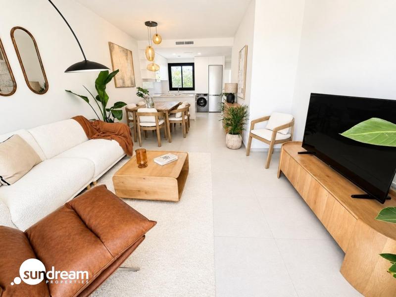 Adosado moderno de 2 dormitorios listo para entrar a vivir a la venta en Altaona Gof Resort(Murcia)