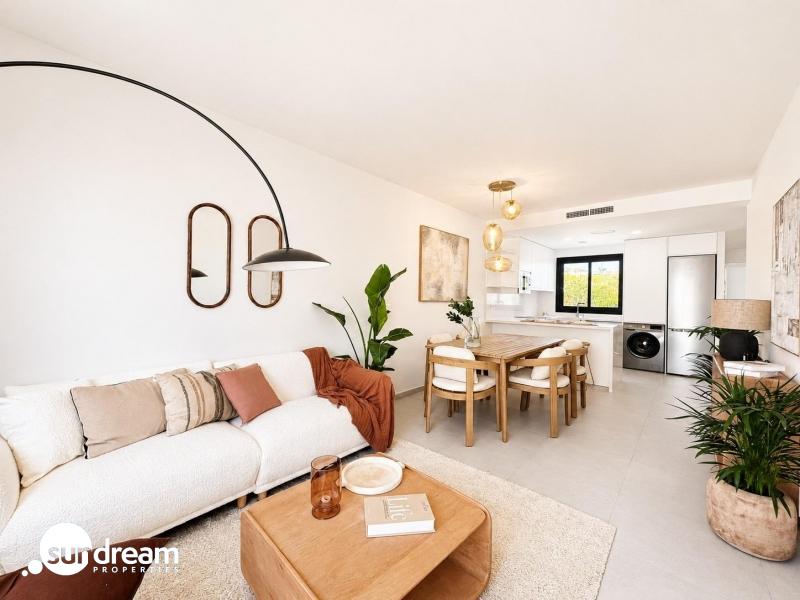 Adosado moderno de 2 dormitorios listo para entrar a vivir a la venta en Altaona Gof Resort(Murcia)