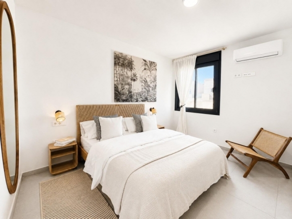 Adosado moderno de 2 dormitorios listo para entrar a vivir a la venta en Altaona Gof Resort(Murcia)
