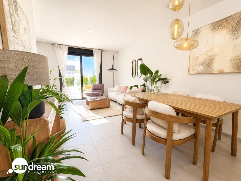 Adosado de 3 dormitorios con gran terraza listo para entrar a vivir a la venta en Altaona Golf Resort, Murcia