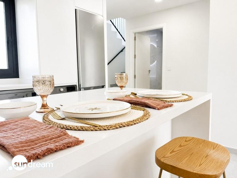 g_43591-22-18 Adosado de 3 dormitorios con gran terraza listo para entrar a vivir a la venta en Altaona Golf Resort, Murcia