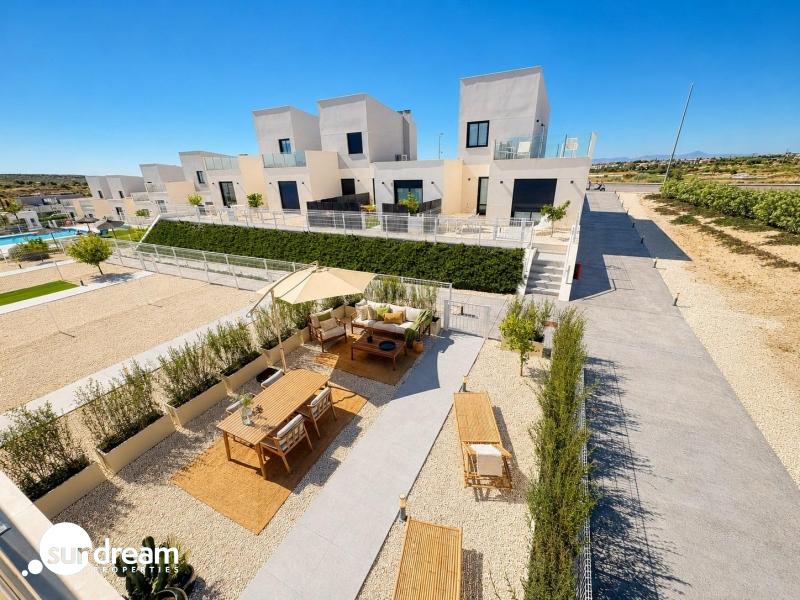 g_43591-22-39 Adosado de 3 dormitorios con gran terraza listo para entrar a vivir a la venta en Altaona Golf Resort, Murcia