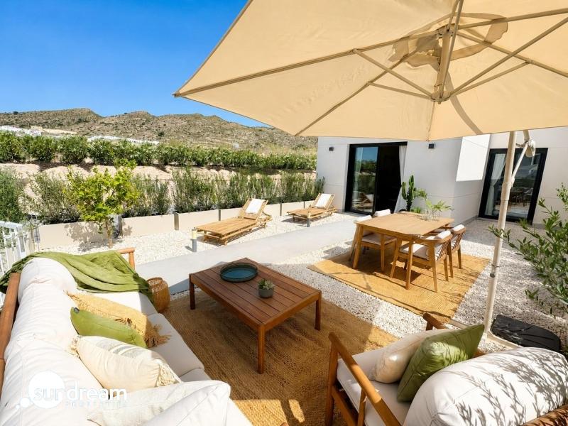 Adosado de 3 dormitorios con gran terraza listo para entrar a vivir a la venta en Altaona Golf Resort, Murcia