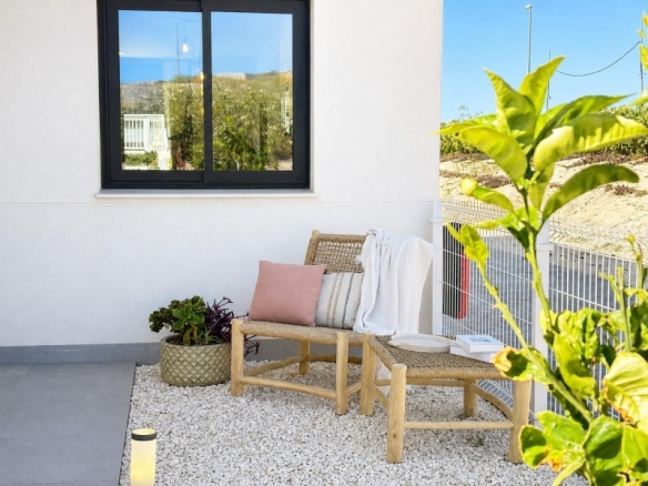 Adosado de 3 dormitorios con gran terraza listo para entrar a vivir a la venta en Altaona Golf Resort, Murcia