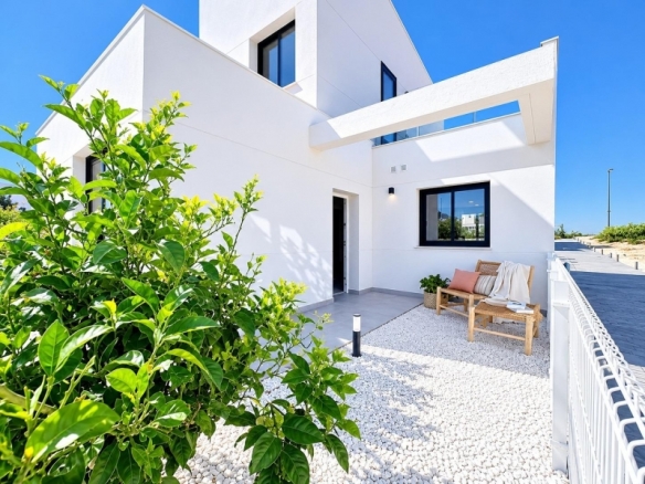 Villa adosada con 3 dormitorios lista para entrar a vivir en Altaona Golf Resort, Murcia