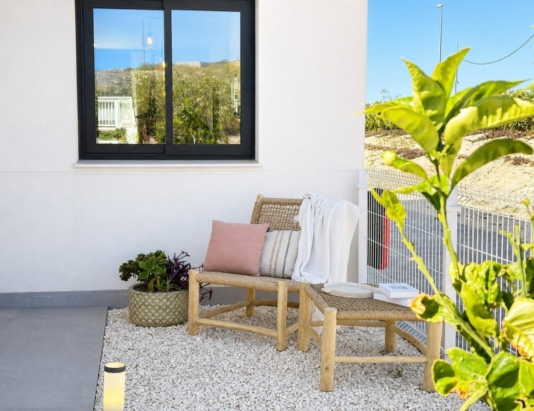 Villa adosada con 3 dormitorios lista para entrar a vivir en Altaona Golf Resort, Murcia