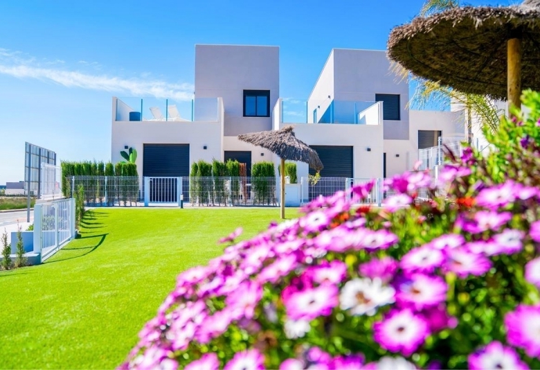Villa adosada con 3 dormitorios lista para entrar a vivir en Altaona Golf Resort, Murcia