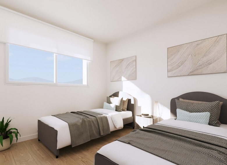 Bungalow de planta alta con 3 dormitorios y gran solarium a la venta en La Manga Club
