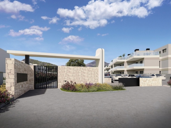 Bungalow de planta alta con 3 dormitorios y gran solarium a la venta en La Manga Club