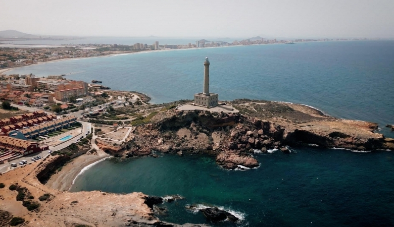 Bungalow de planta alta con 3 dormitorios y gran solarium a la venta en La Manga Club