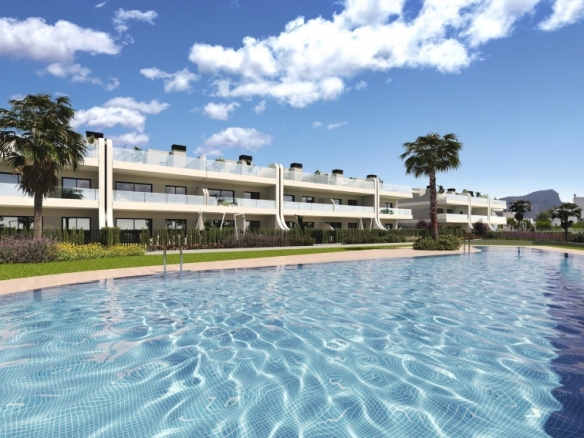 Bungalow de planta alta con 3 dormitorios y gran solarium a la venta en La Manga Club