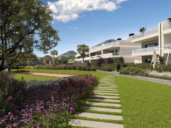 Bungalow de planta alta con 3 dormitorios y gran solarium a la venta en La Manga Club