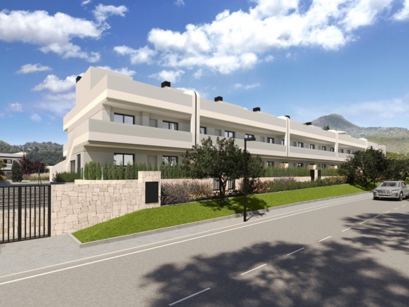 Bungalow de planta alta con 3 dormitorios y gran solarium a la venta en La Manga Club