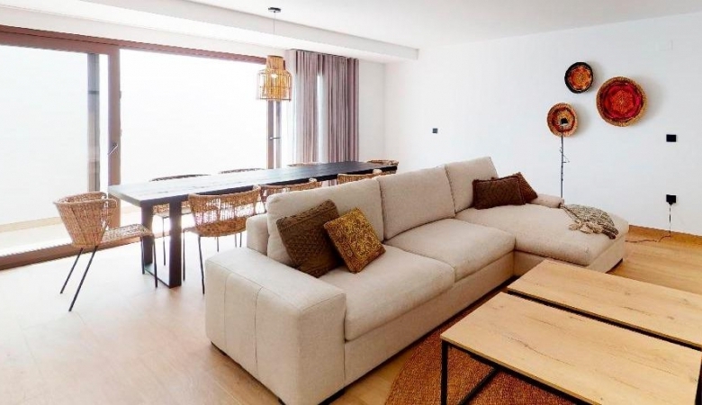 Villa de 5 dormitorios con piscina privada llave en mano a la venta en Finestrat