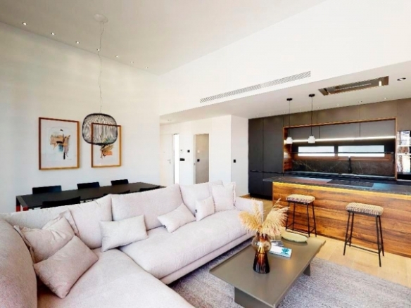 Villa de 5 dormitorios con piscina privada llave en mano a la venta en Finestrat