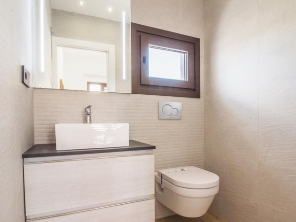 Villa de 5 dormitorios con piscina privada llave en mano a la venta en Finestrat