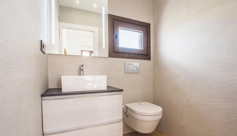 Villa de 5 dormitorios con piscina privada llave en mano a la venta en Finestrat