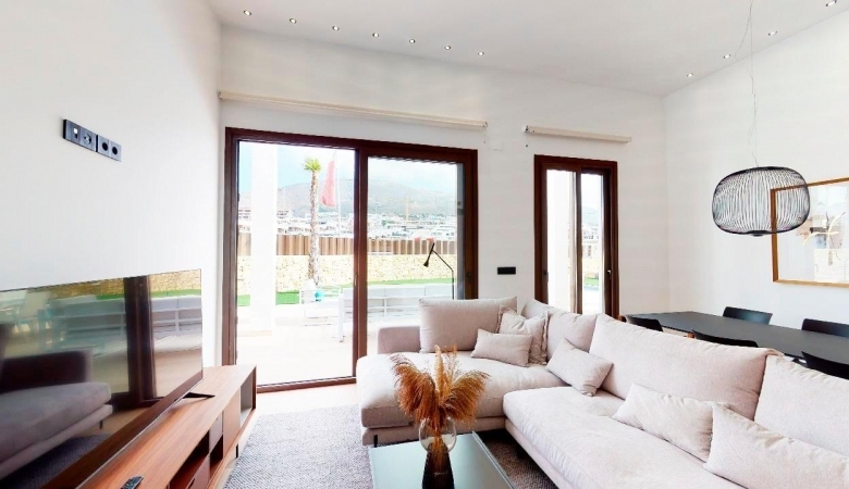Villa de 5 dormitorios con piscina privada llave en mano a la venta en Finestrat
