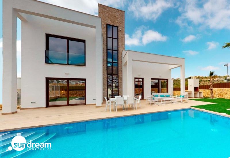 Villa de 5 dormitorios con piscina privada llave en mano a la venta en Finestrat