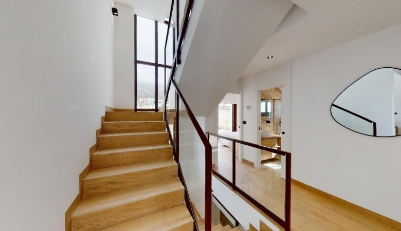 Villa de 5 dormitorios con piscina privada llave en mano a la venta en Finestrat