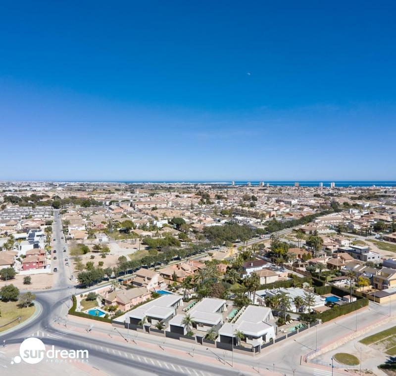 g_43608-6-25 Villa de una planta con 3 dormitorios y piscina privada en San Javier