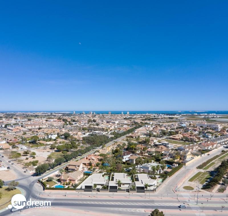 Villa de una planta con 3 dormitorios y piscina privada en San Javier